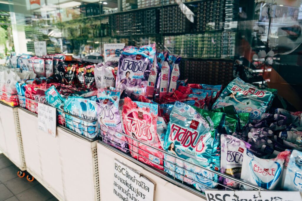 Wholesale pet supplies and pet food inventory